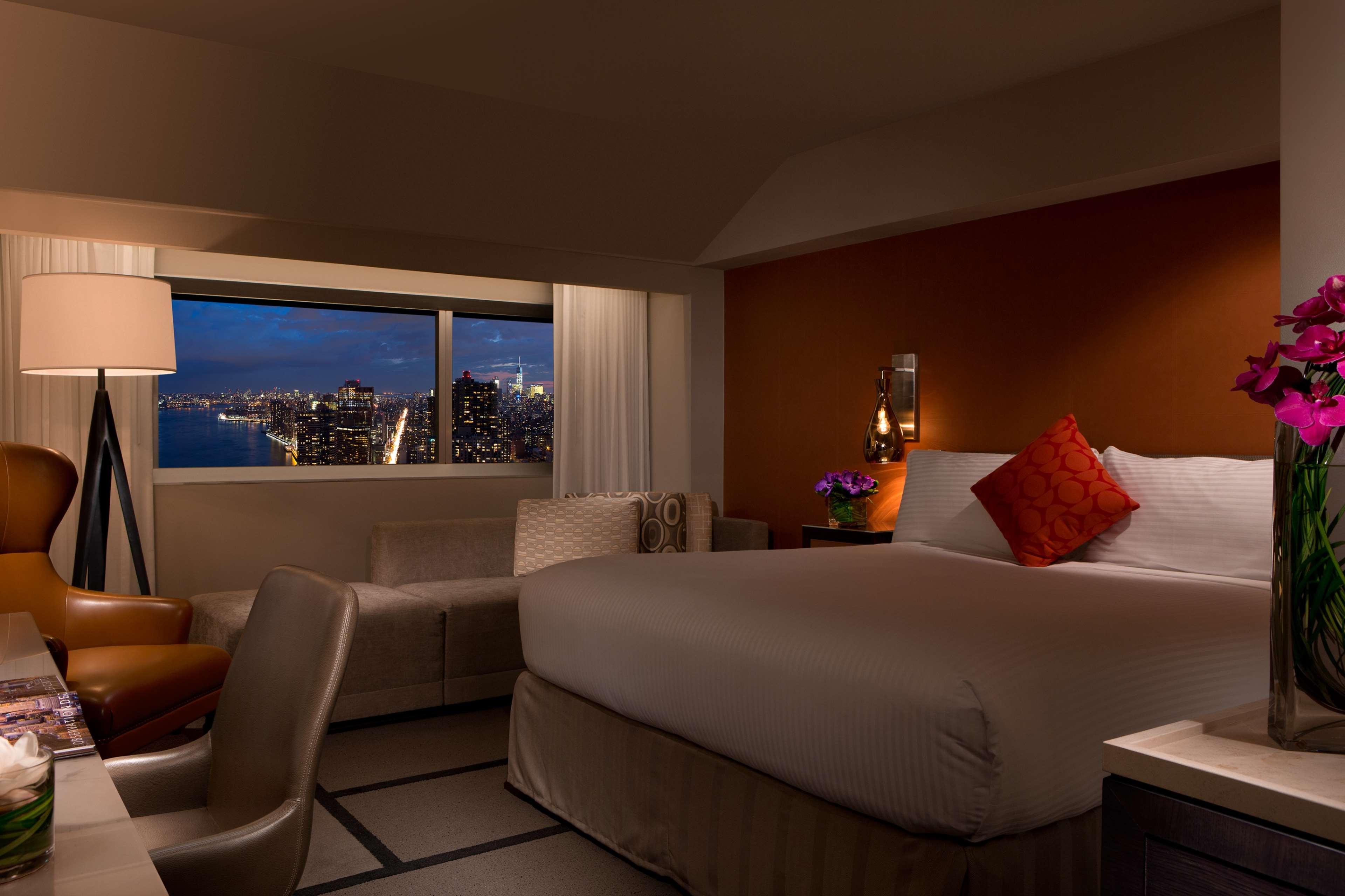 ОТЕЛЬ MILLENNIUM HILTON NEW YORK ONE UN PLAZA НЬЮ-ЙОРК, NY 4* (США) - от  11622 RUB | NOCHI